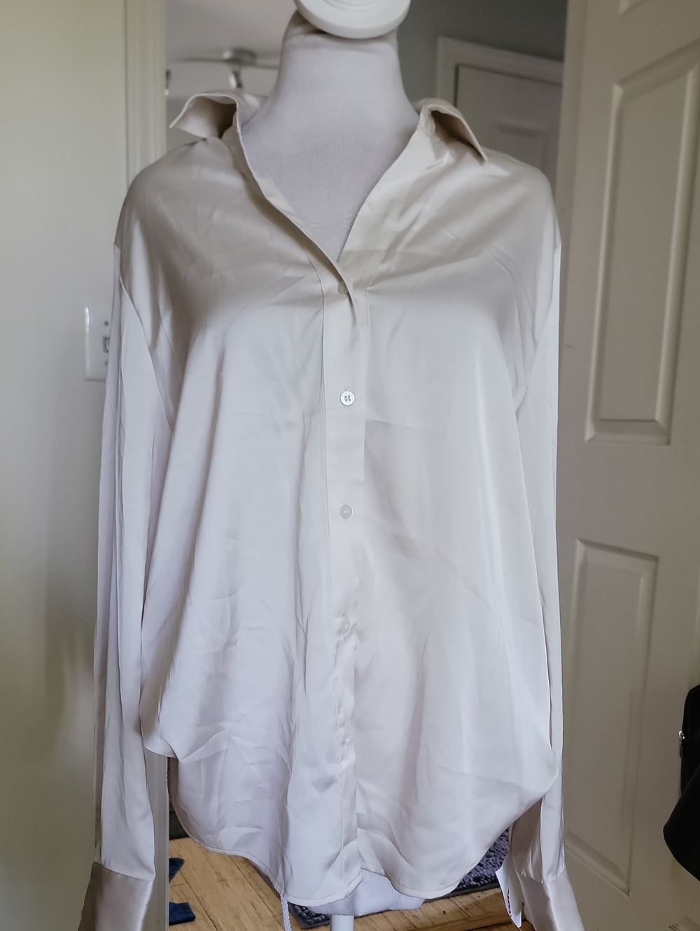 Classic Long-Sleeve Button-Up Shirt in Light Cream